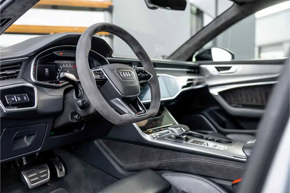 Audi RS6 TFSI quattro uit 2020, foto 14