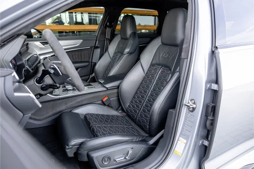 Audi RS6 TFSI quattro uit 2020, foto 8