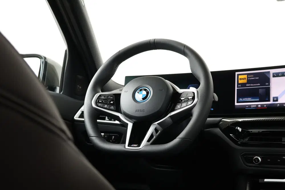 BMW 3-serie 330e uit 2026, foto 13