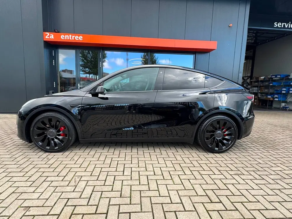 Tesla Model Y Performance AWD 75 kWh uit 2022, foto 5