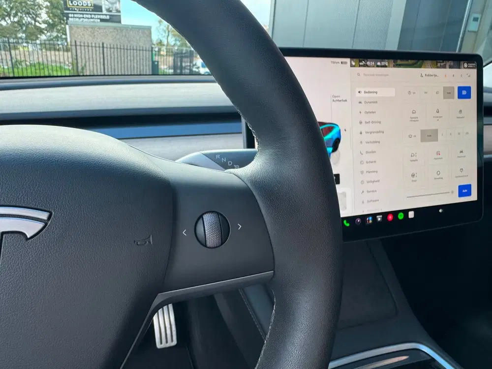 Tesla Model Y Performance AWD 75 kWh uit 2022, foto 9