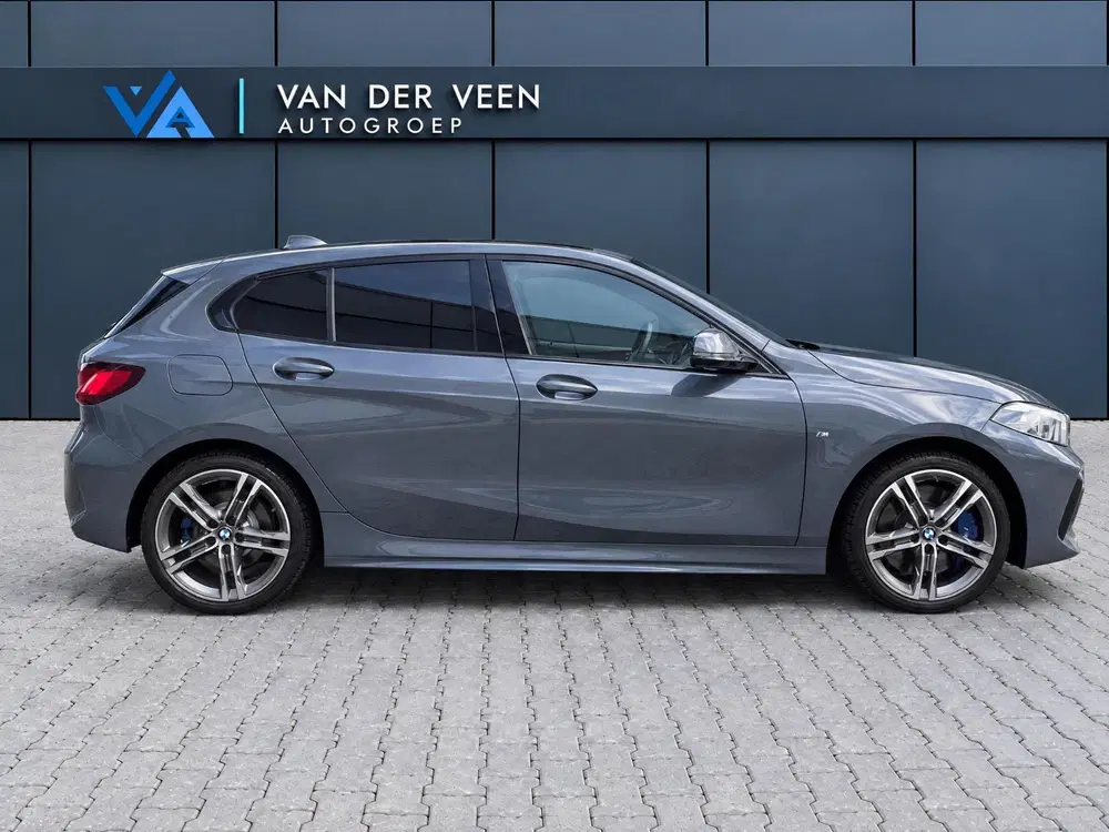 BMW 1-serie 118i High Executive M-sport uit 2021, foto 10