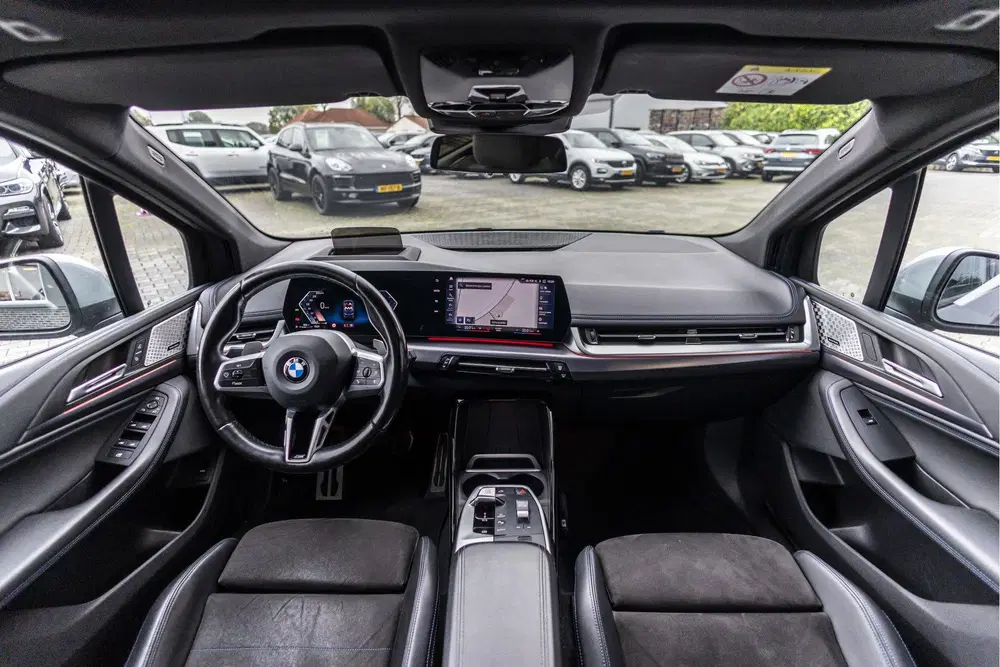 BMW 2-serie 2 Serie Active Tourer 218i M-Sport uit 2022, foto 6