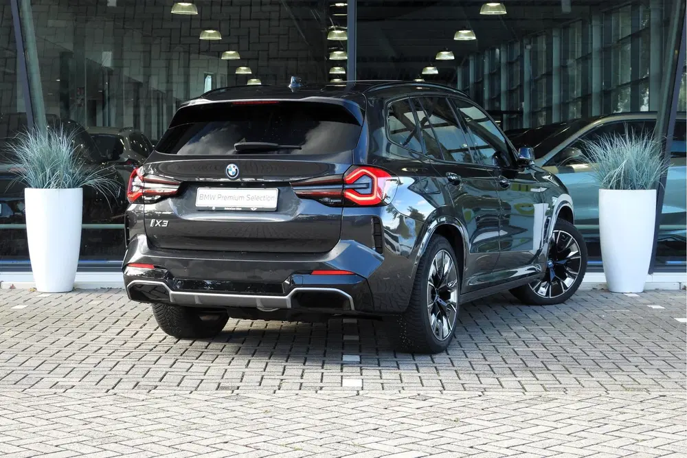 BMW iX3 High Executive M Sport uit 2023, foto 4