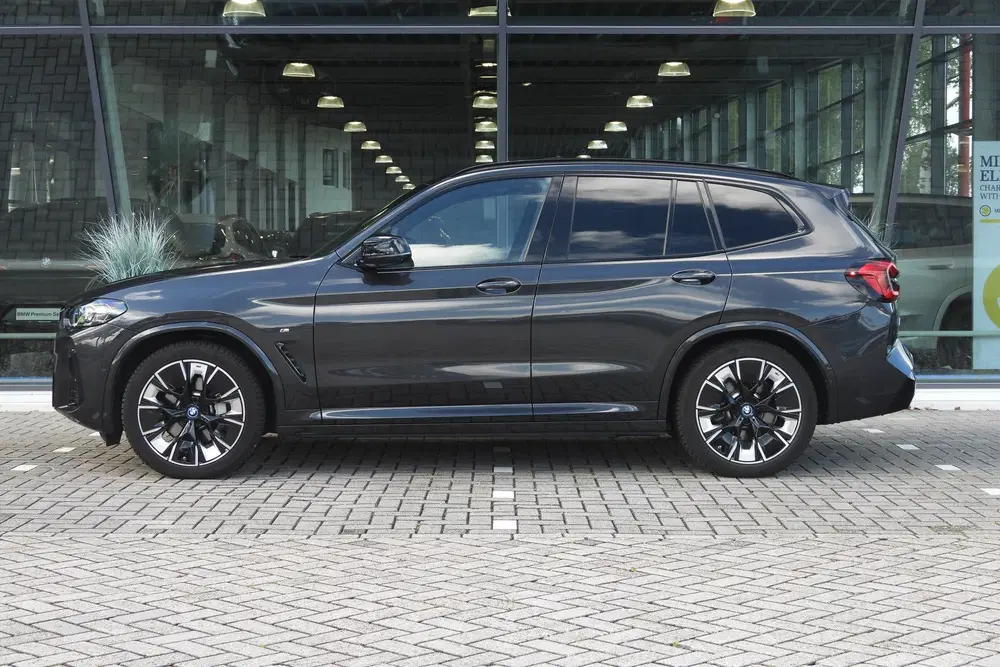 BMW iX3 High Executive M Sport uit 2023, foto 5