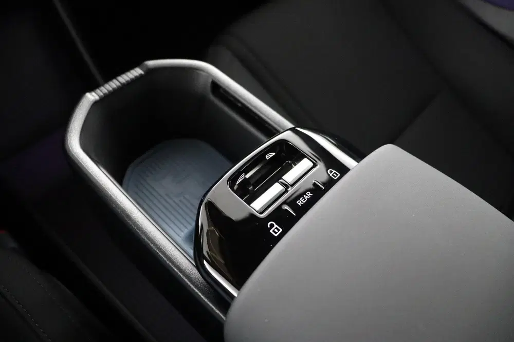 Volvo EX30 Twin Motor Performance Ultra 69 kWh uit 2025, foto 13