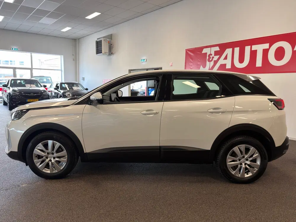 Peugeot 3008 1.2 PureTech uit 2021, foto 2