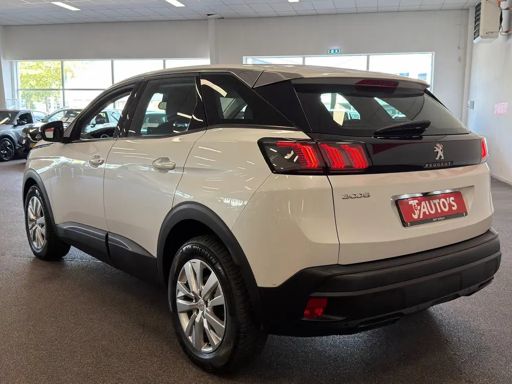 Peugeot 3008 1.2 PureTech uit 2021, foto 3