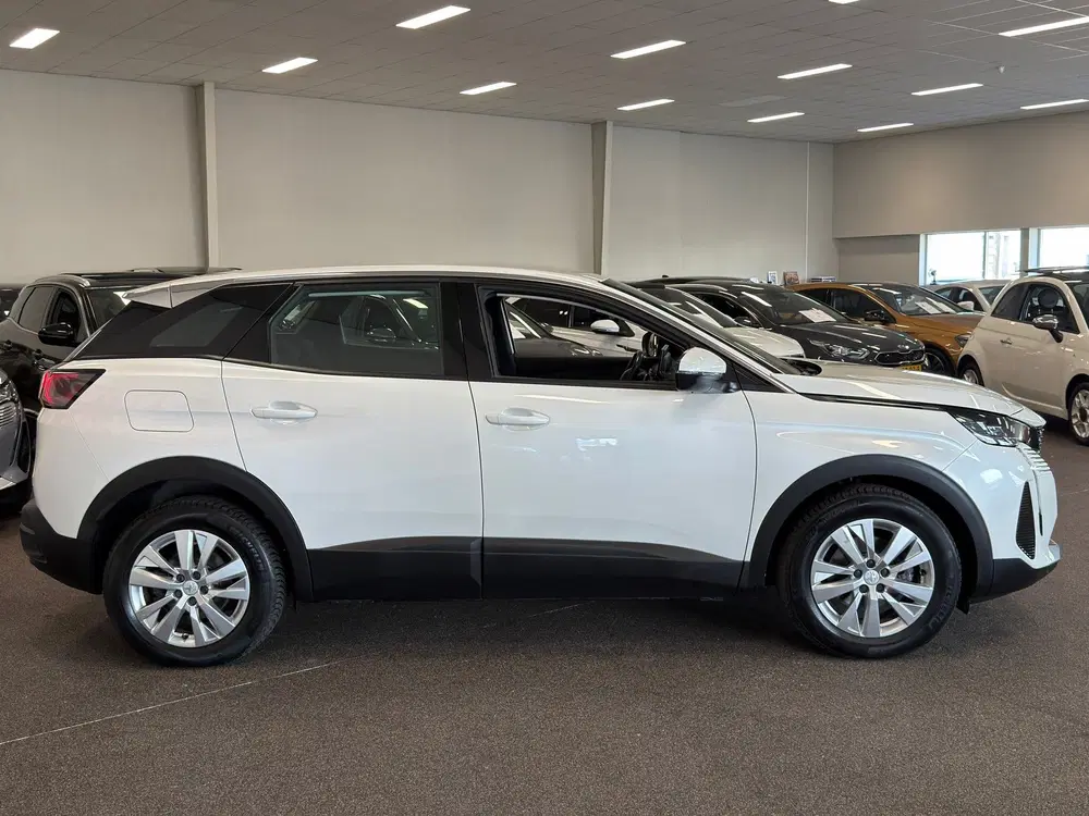 Peugeot 3008 1.2 PureTech uit 2021, foto 6