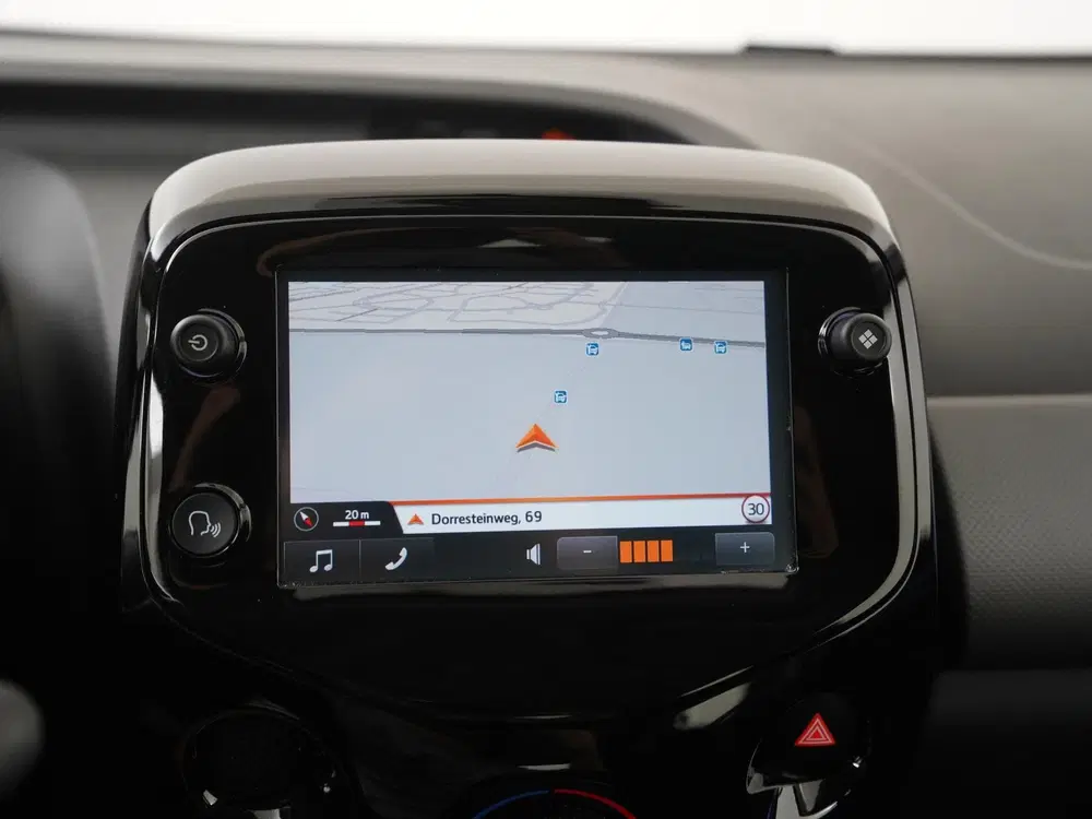 Peugeot 108 1.0 e-VTi Allure uit 2019, foto 12