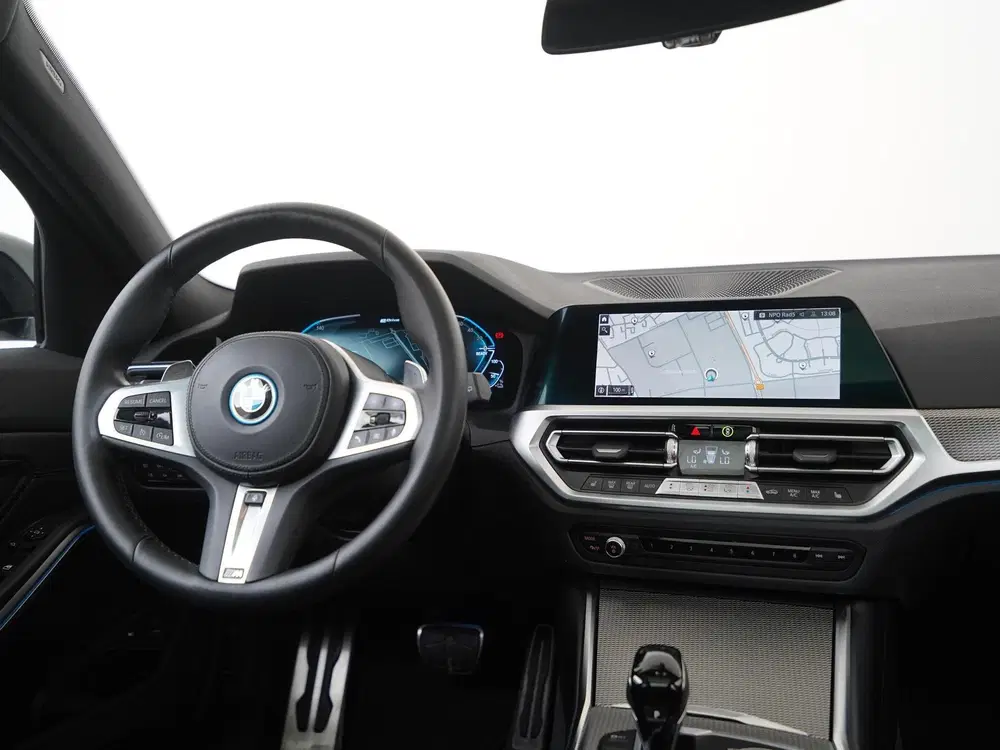BMW 3-serie 320e M Sport Shadow uit 2022, foto 5