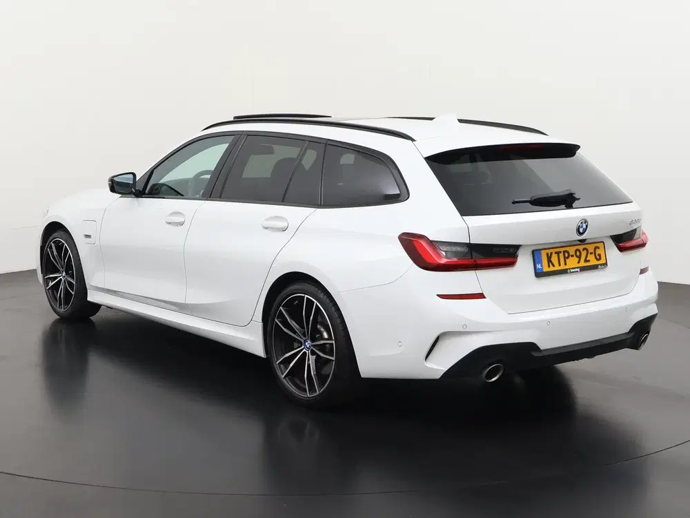 BMW 3-serie 320e M Sport Shadow uit 2022, foto 6