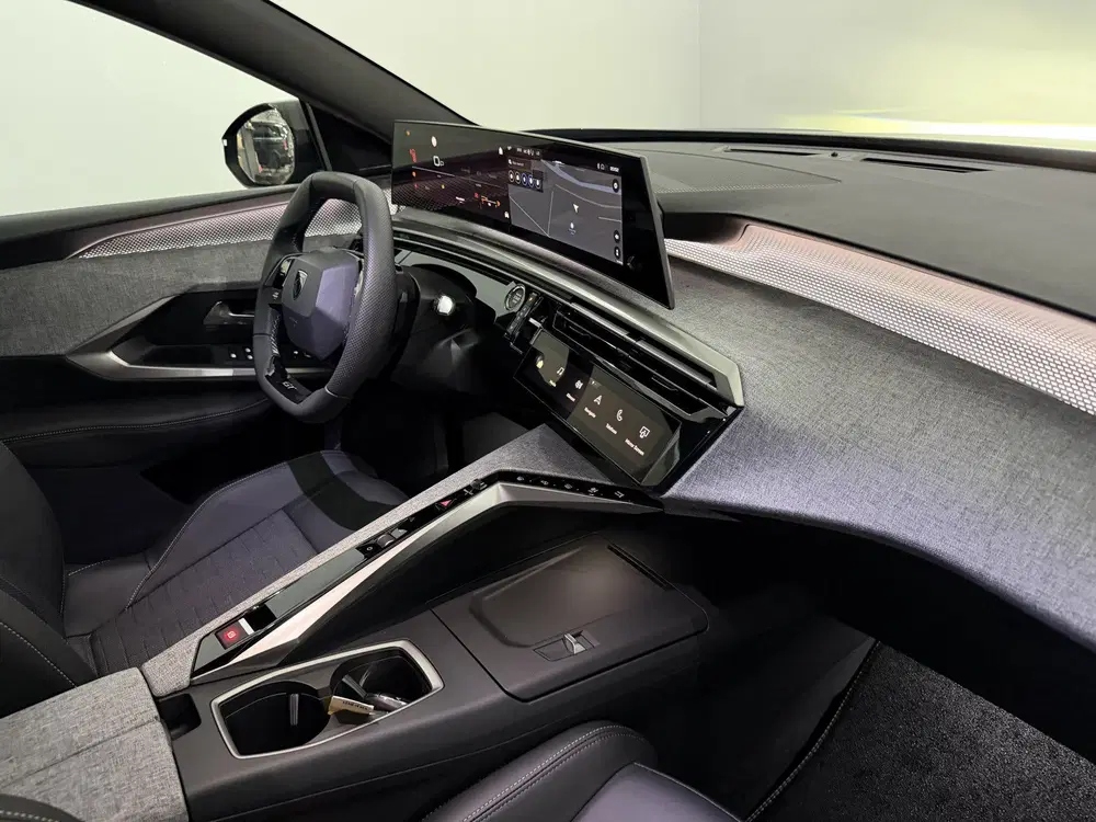 Peugeot 5008 1.2 Hybrid 145 GT 7P Camera uit 2026, foto 11