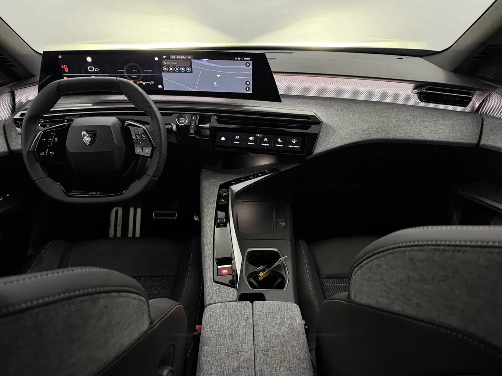 Peugeot 5008 1.2 Hybrid 145 GT 7P Camera uit 2026, foto 3