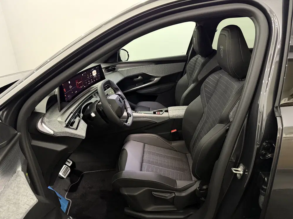 Peugeot 5008 1.2 Hybrid 145 GT 7P Camera uit 2026, foto 7