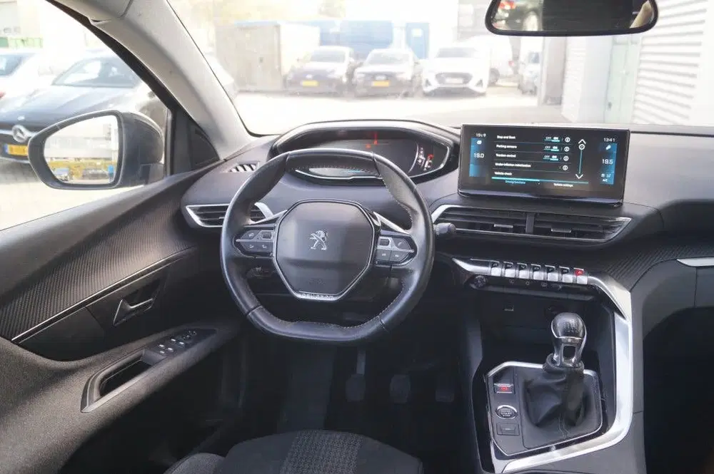 Peugeot 3008 1.2 PureTech 130pk Active Pack Business -N uit 2022, foto 9