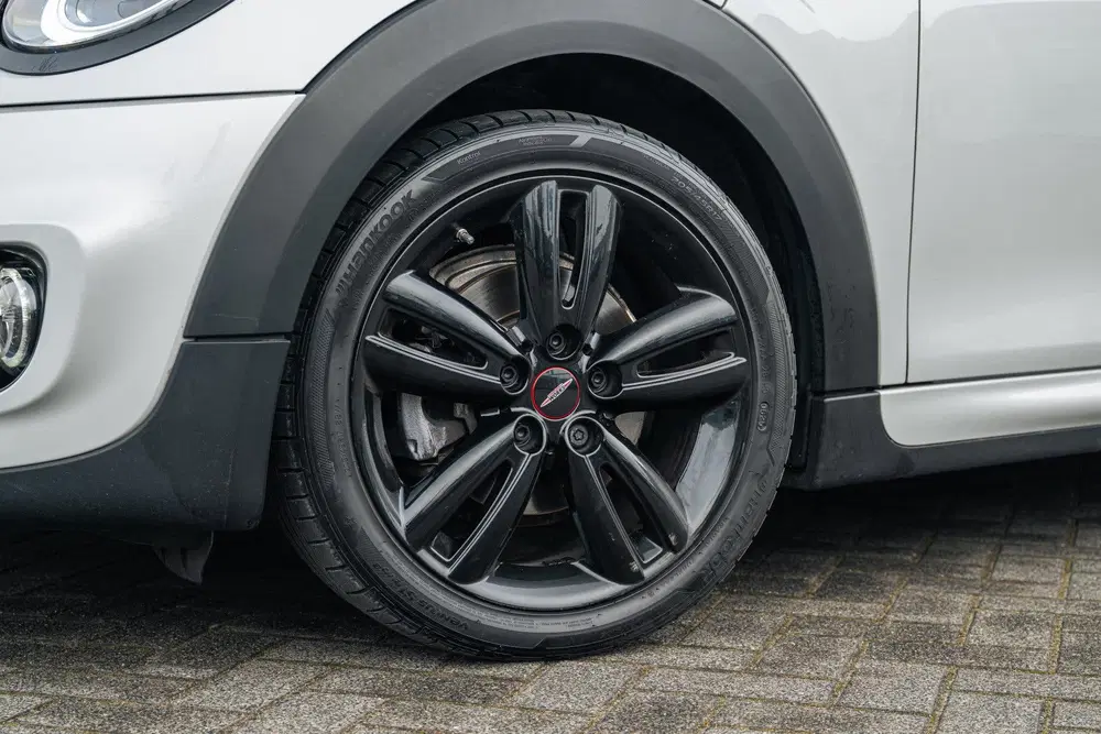 Mini Cooper Cooper JCW uit 2021, foto 11