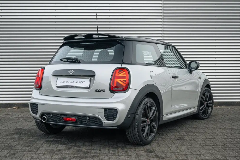 Mini Cooper Cooper JCW uit 2021, foto 2