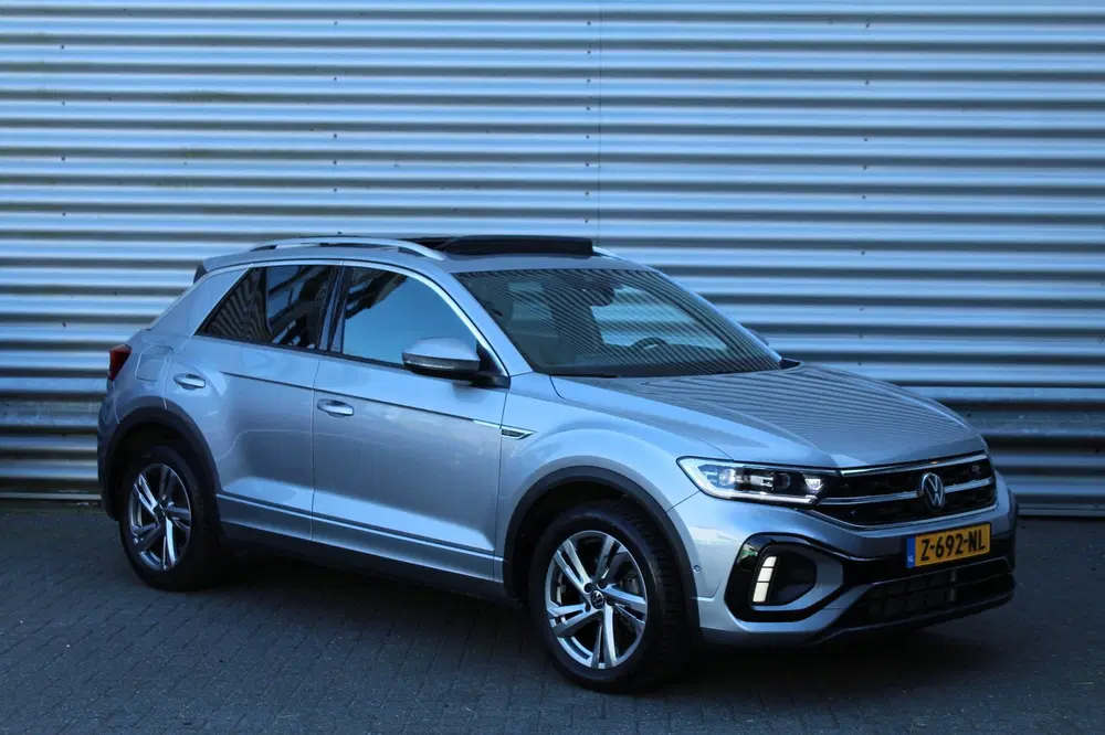Volkswagen T-Roc 1.5 TSI 150pk R-Line DSG7 Panoramadak uit 2023, foto 3