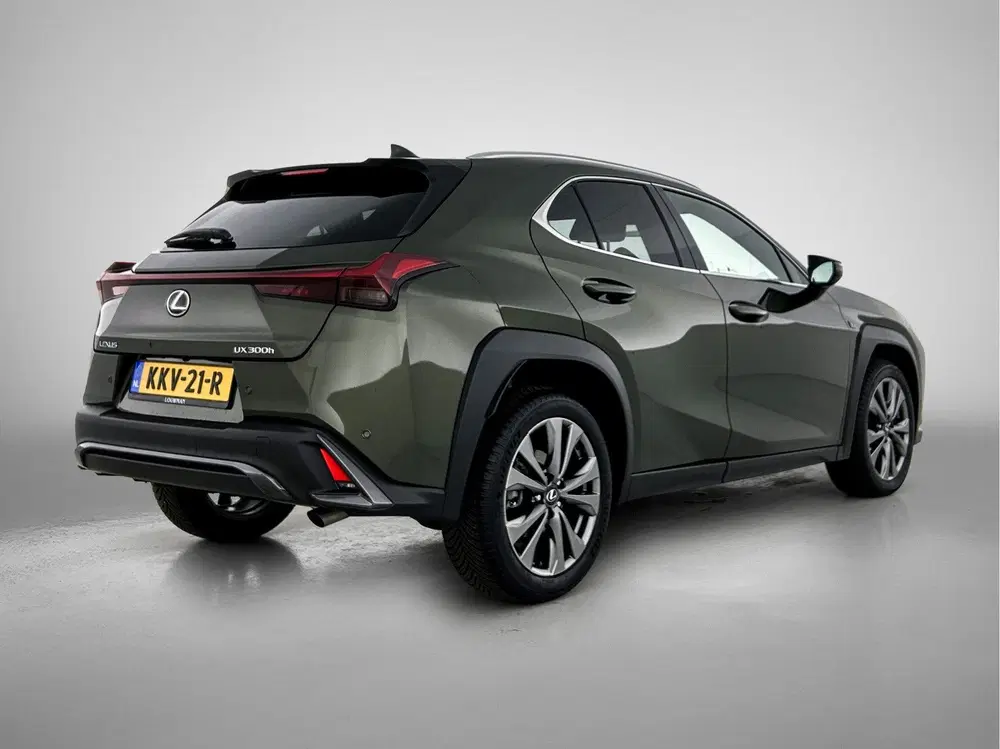 Lexus UX 300h F SPORT Design uit 2025, foto 2