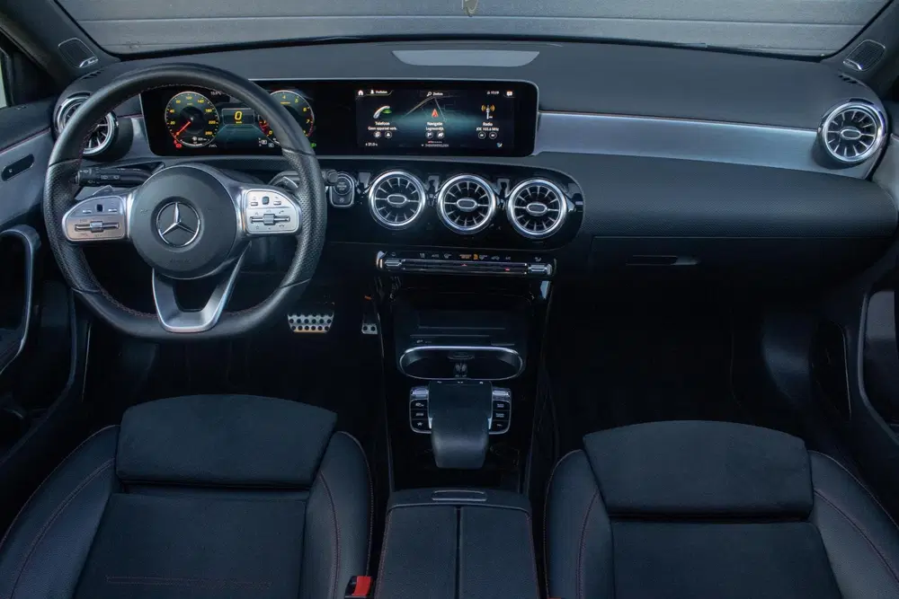 Mercedes-Benz A-Klasse 250 Premium Plus PANO CAMERA BURMESTE uit 2020, foto 10