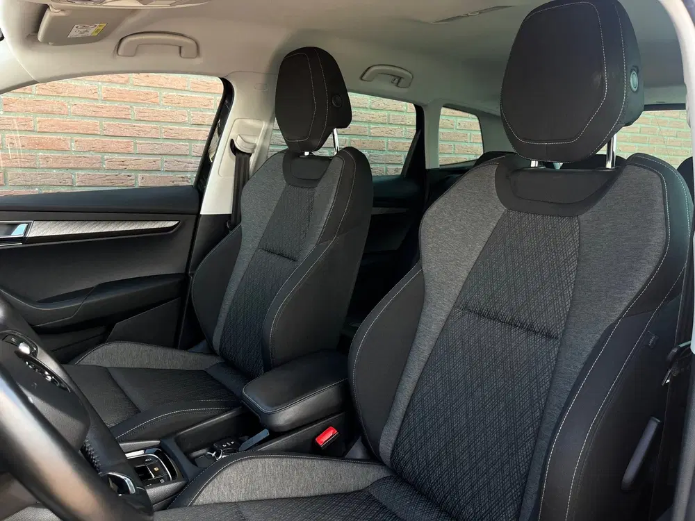 Skoda Karoq 1.5 TSI ACT Sportline Business uit 2023, foto 3