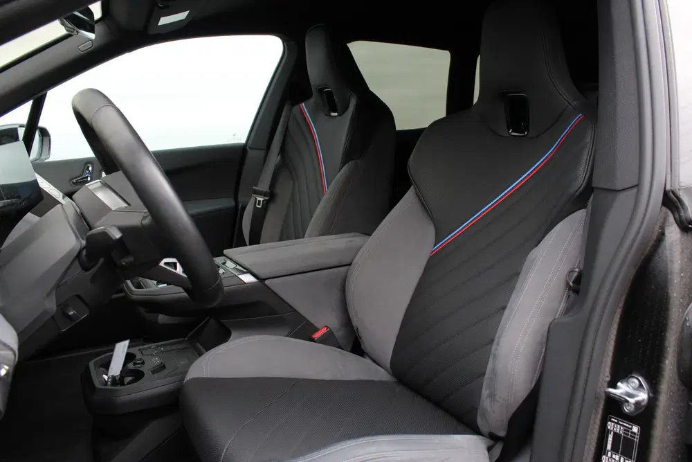 BMW iX xDrive45 M Sport uit 2025, foto 8