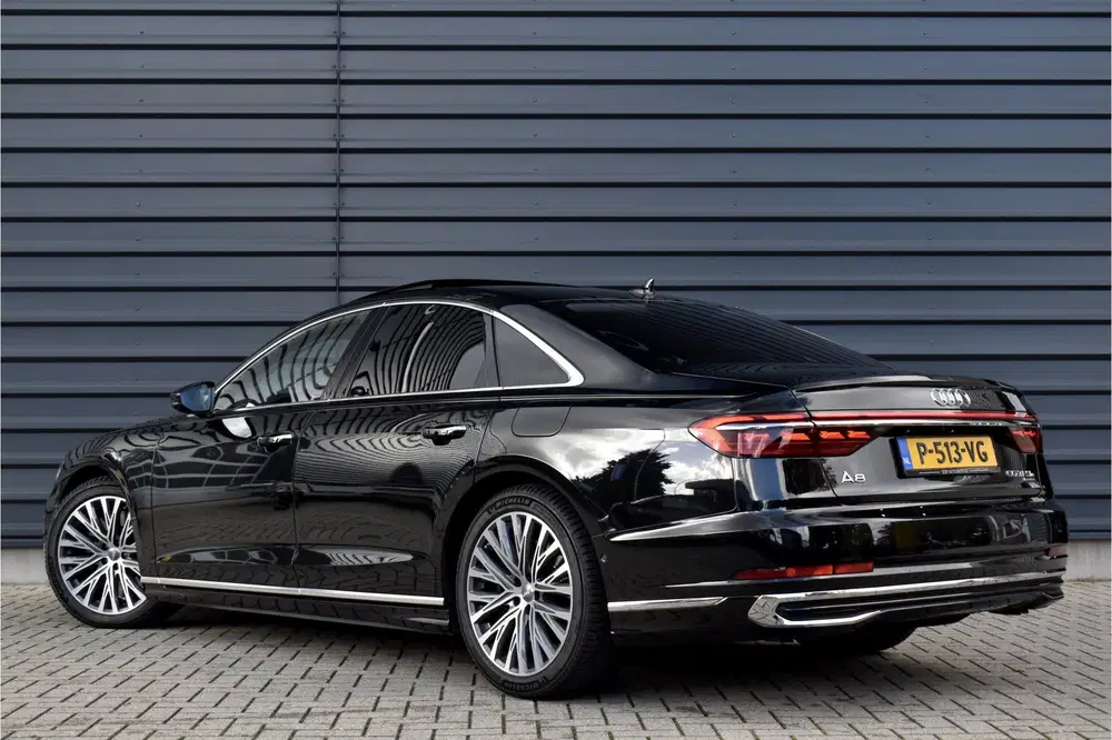 Audi A8 60 TFSI e Quattro uit 2022, foto 2