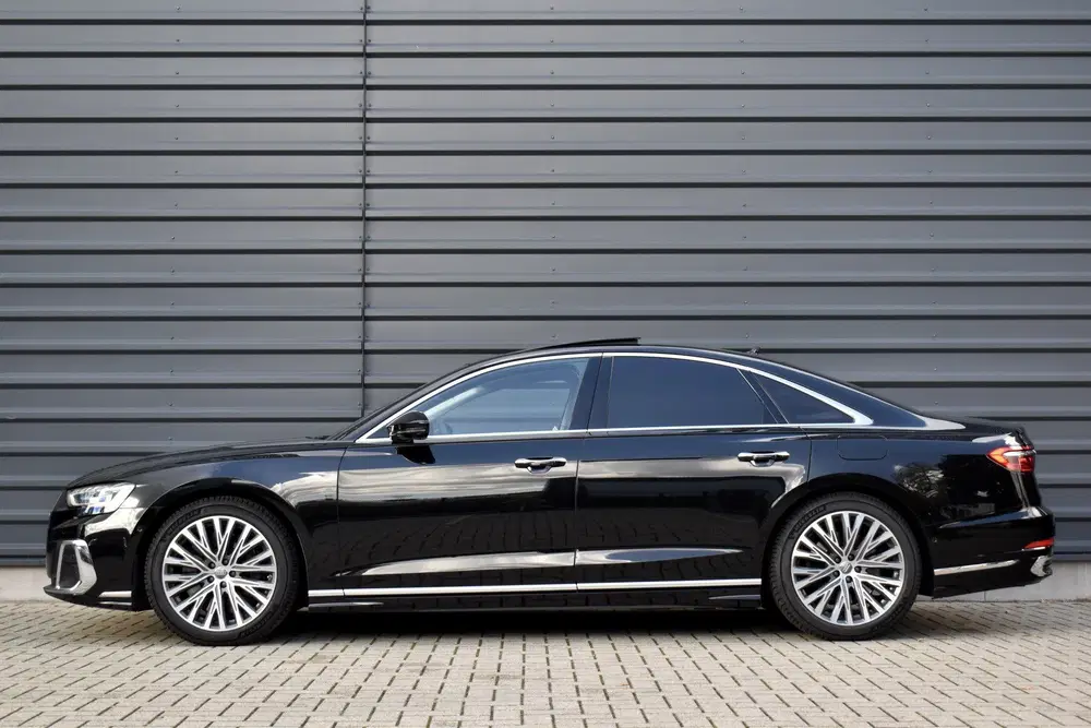 Audi A8 60 TFSI e Quattro uit 2022, foto 3