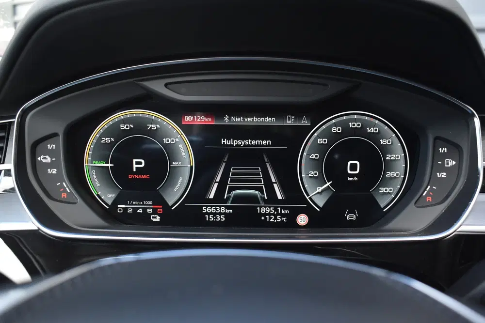 Audi A8 60 TFSI e Quattro uit 2022, foto 6