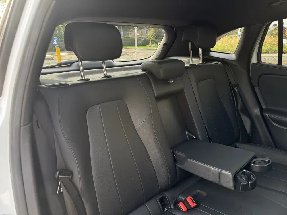 Mercedes-Benz EQA 250 Luxury Line 67 kWh Burmester uit 2022, foto 2
