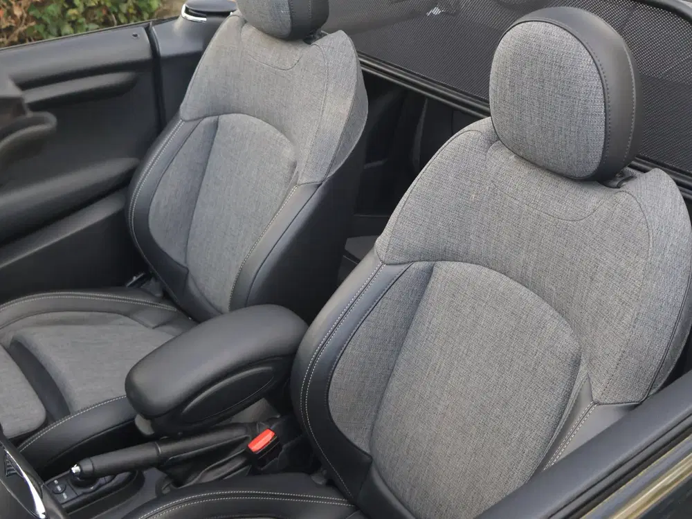 Mini Cabrio 1.5 Cooper One Stoelverw uit 2020, foto 12