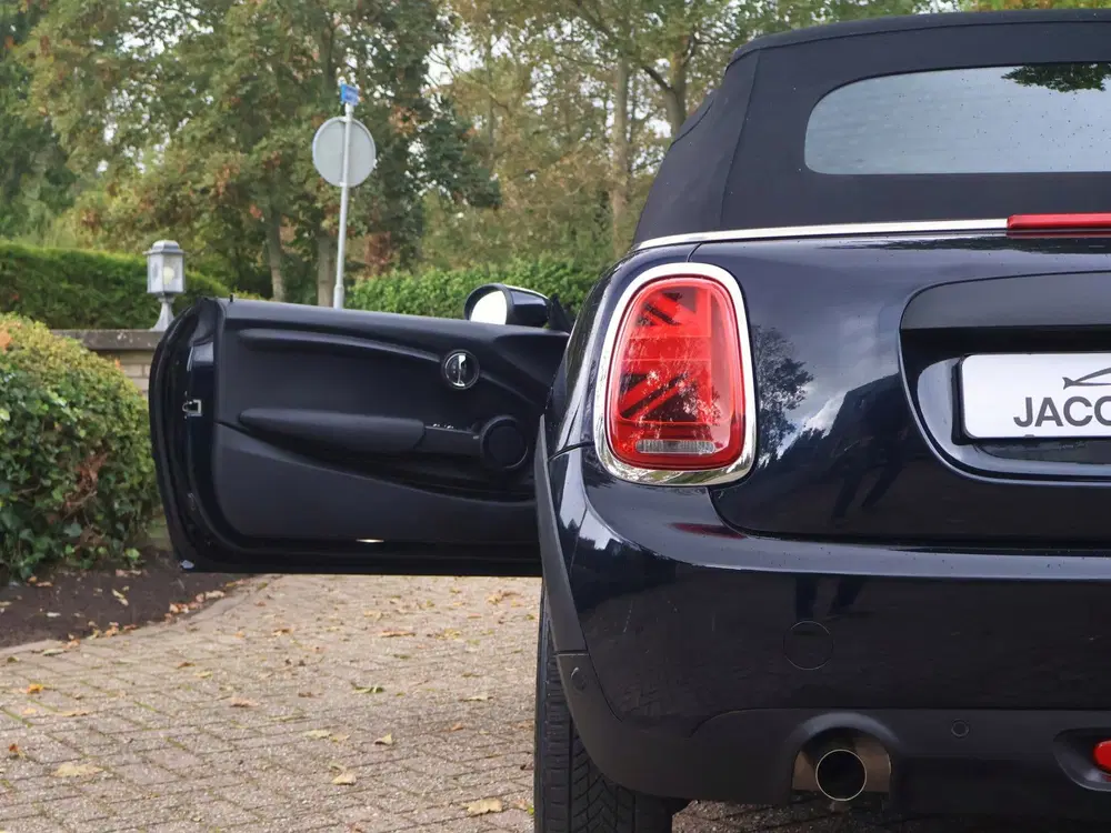 Mini Cabrio 1.5 Cooper One Stoelverw uit 2020, foto 4