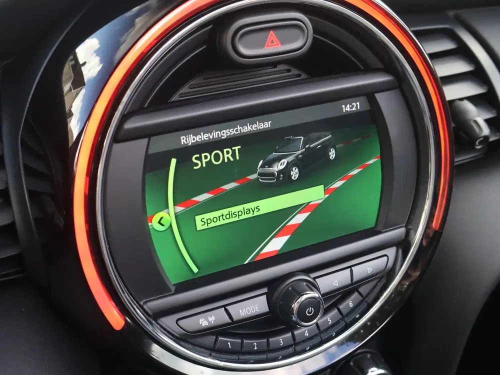 Mini Cabrio 1.5 Cooper One Stoelverw uit 2020, foto 7