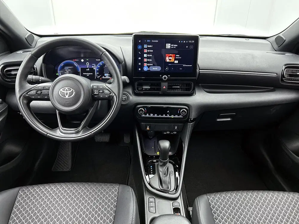 Toyota Yaris 1.5 Hybrid 130 Executive uit 2025, foto 4