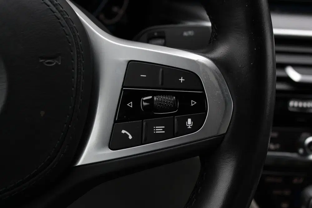 BMW 5-serie 530e High Executive M Sport Automaat uit 2022, foto 15