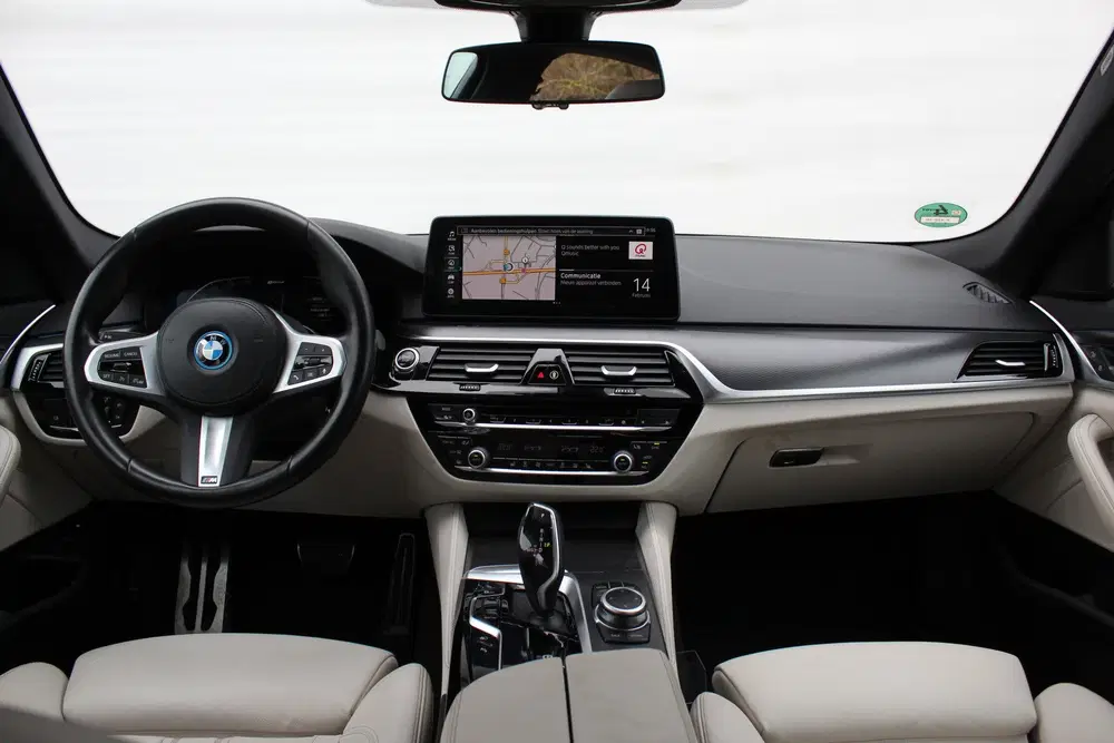 BMW 5-serie 530e High Executive M Sport Automaat uit 2022, foto 9