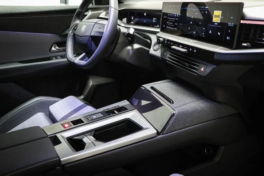 Opel Grandland 1.2 Turbo Hybrid GS uit 2025, foto 3