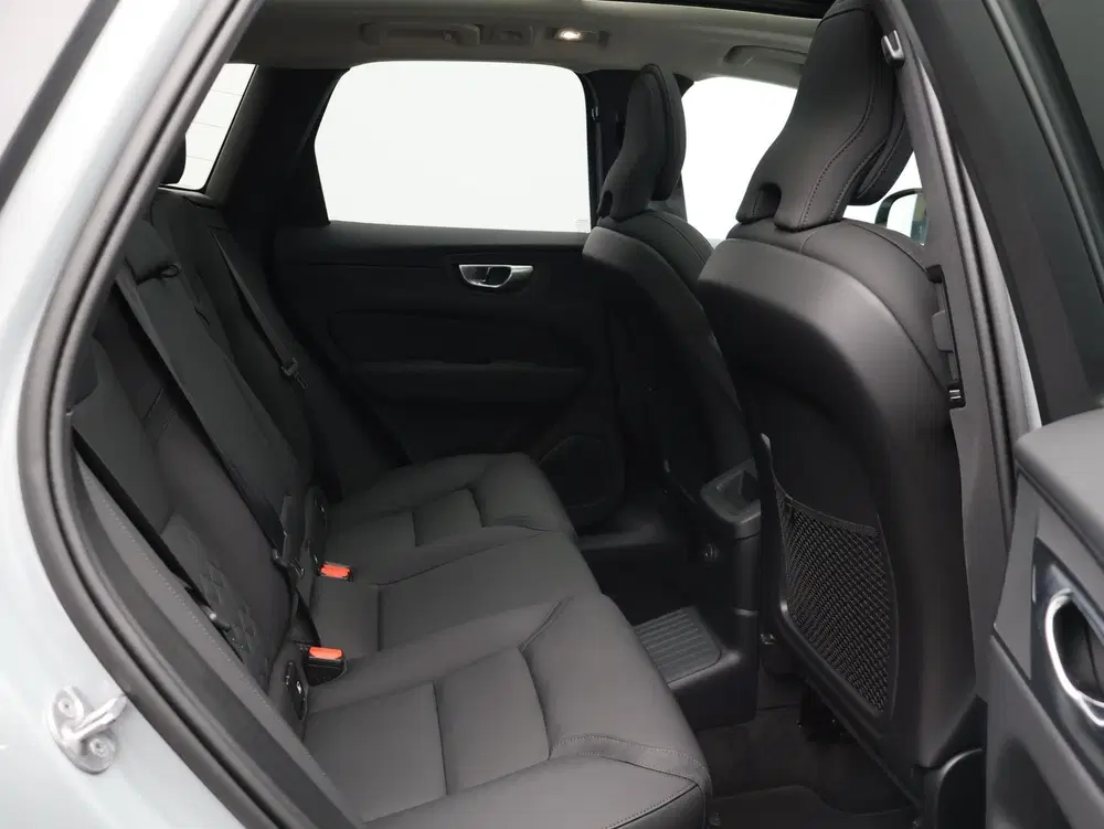 Volvo XC60 2.0 T6 Plug-in hybrid AWD Ultra Dark uit 2026, foto 9