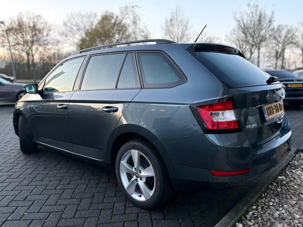 Skoda Fabia 1.0 TSI Ambition uit 2022, foto 4