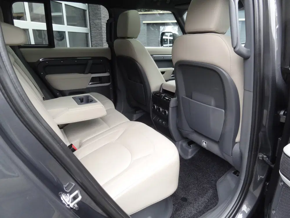 Land Rover Defender 2.0 P400e 110 X-Dynamic HSE uit 2022, foto 10