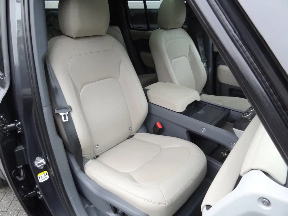 Land Rover Defender 2.0 P400e 110 X-Dynamic HSE uit 2022, foto 11