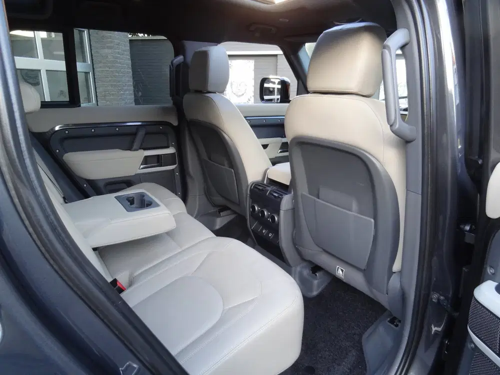 Land Rover Defender 2.0 P400e 110 X-Dynamic HSE uit 2022, foto 13