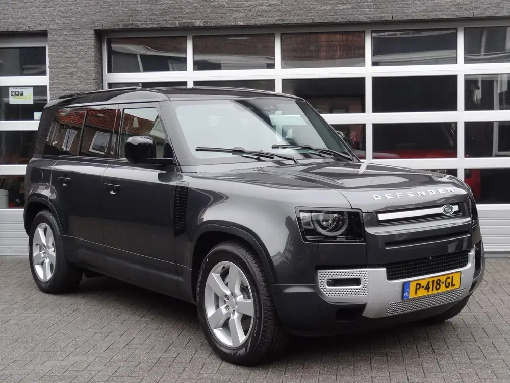 Land Rover Defender 2.0 P400e 110 X-Dynamic HSE uit 2022, foto 2