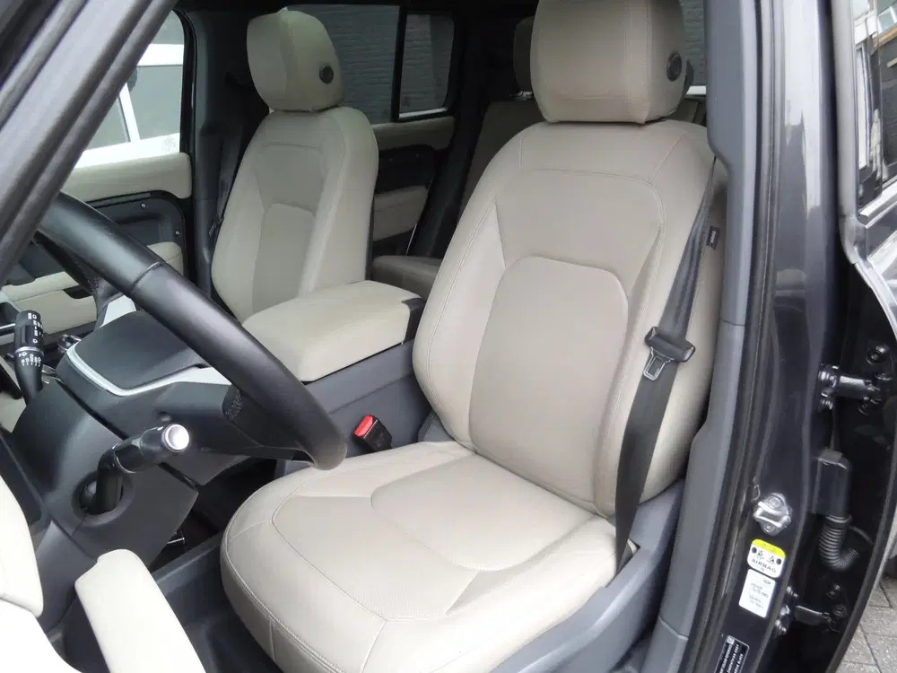 Land Rover Defender 2.0 P400e 110 X-Dynamic HSE uit 2022, foto 7