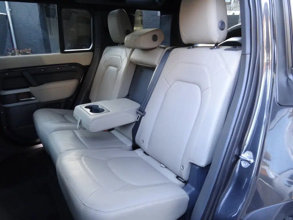 Land Rover Defender 2.0 P400e 110 X-Dynamic HSE uit 2022, foto 9