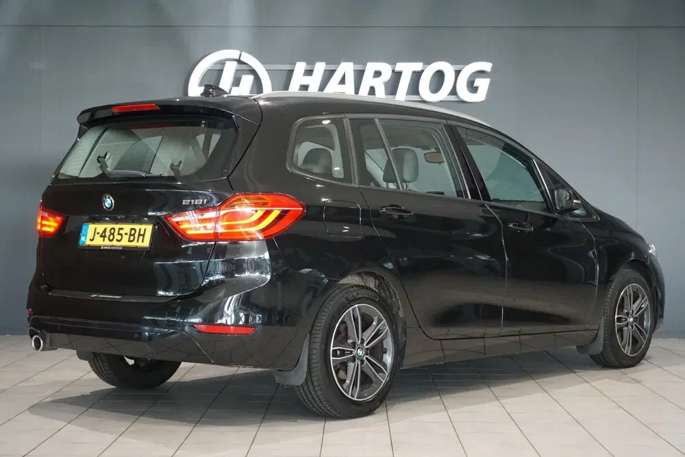 BMW 2-serie 218i 7p. Executive Edition + CAMERA uit 2020, foto 2