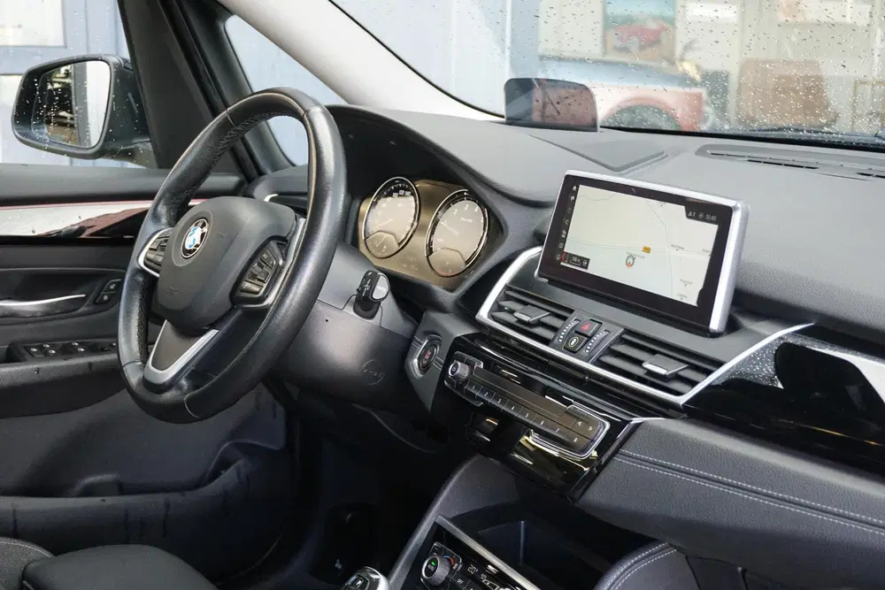 BMW 2-serie 218i 7p. Executive Edition + CAMERA uit 2020, foto 3