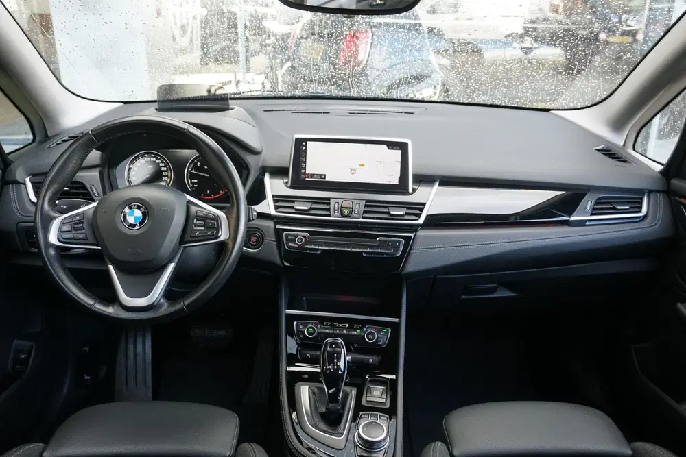 BMW 2-serie 218i 7p. Executive Edition + CAMERA uit 2020, foto 4