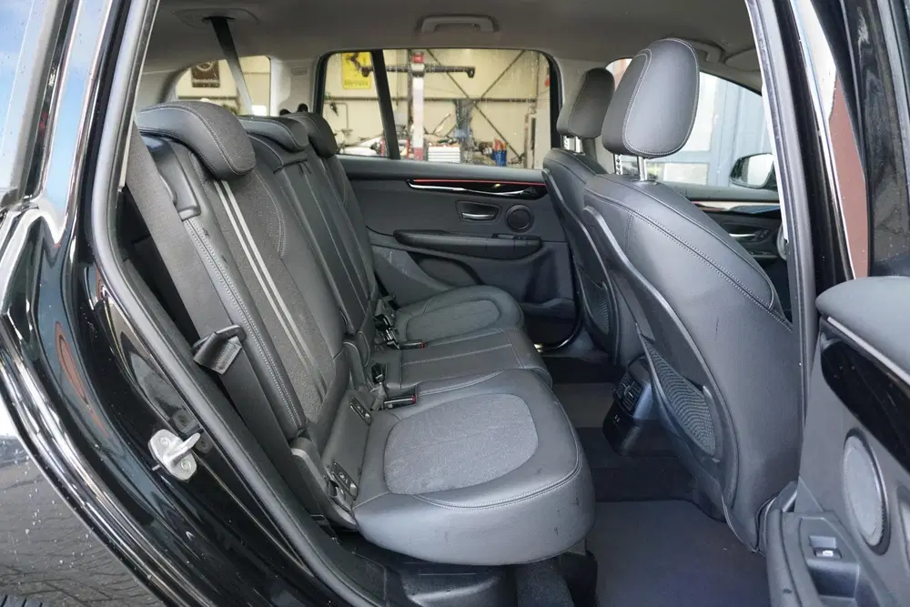 BMW 2-serie 218i 7p. Executive Edition + CAMERA uit 2020, foto 9